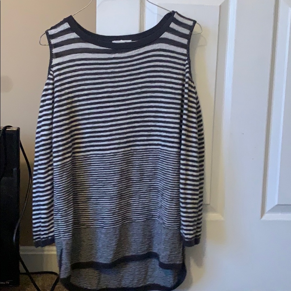 Maurices long sleeve shoulder cut top